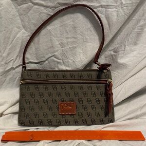 Dooney & Bourke green Monogram wristlet